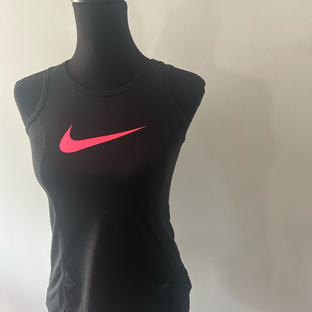 Nike Black Sleeveless Fitted Tank Top with Pink Swoosh